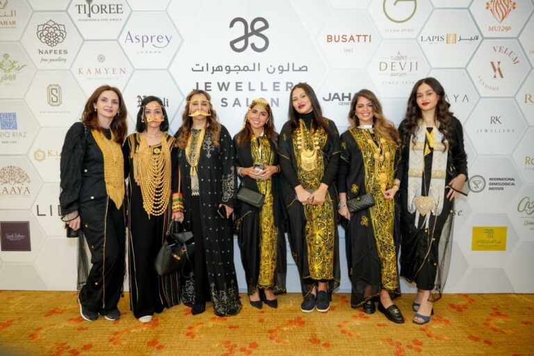 صالون المجوهرات يحتفي بـ”يوم بدينا” ويعرض قطع نادرة من الألماس
