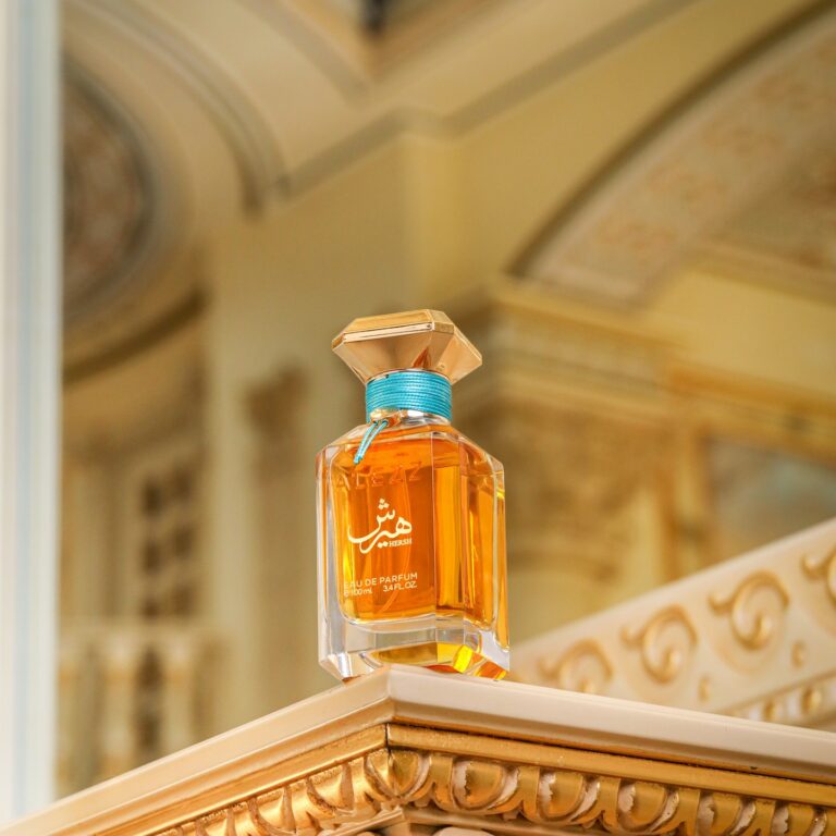 عطور العز للعود: رحلة في عالم العطور الفاخرة