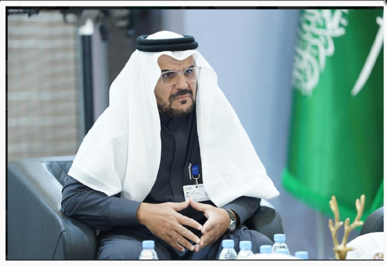 نواف بن بندر بن حميد: رائد في إدارة المعرفة والتجارة الدولية