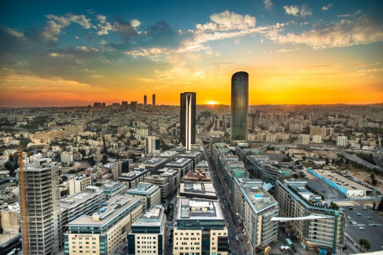 الأردن يسهّل إجراءات الدخول لتنشيط السياحة وتعزيز الاستثمار