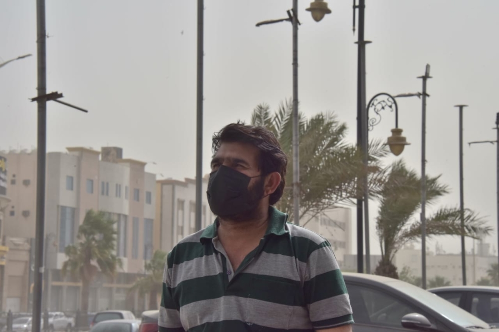 أتربة-مثارة-وأمطار-خفيفة-إلى-متوسطة-على-أجزاء-من-المنطقة-الشرقية