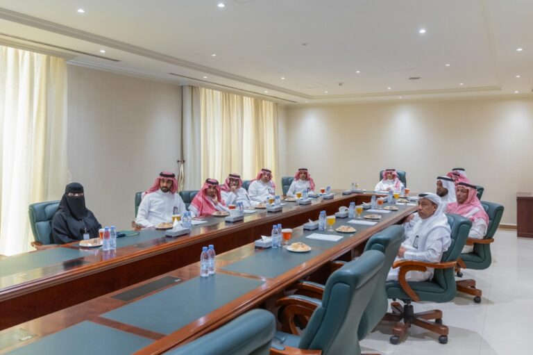 إمارة-المنطقة-الشرقية-تنفّذ-سلسلة-ورش-عمل-للقيادات-بديوان-الإمارة-بالتعاون-مع-معهد-الإدارة-العامة