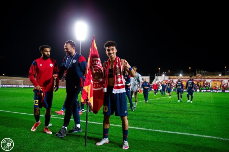 مدرب-ضمك-يكتب-التاريخ