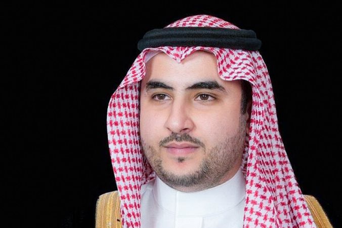 بتوجيه-من-القيادة.-وزير-الدفاع-يلتقي-رئيس-دولة-الإمارات- 