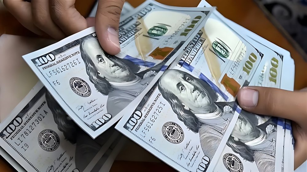 أسعار-العملات.-الدولار-يتراجع-مع-بطء-نمو-مبيعات-التجزئة