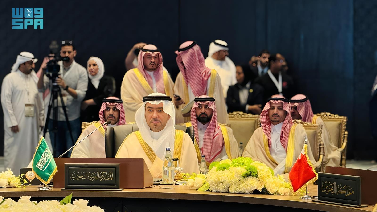 الحقيل-يرأس-وفد-المملكة-في-اجتماع-وزراء-البلديات-بدول-الخليج-بالكويت