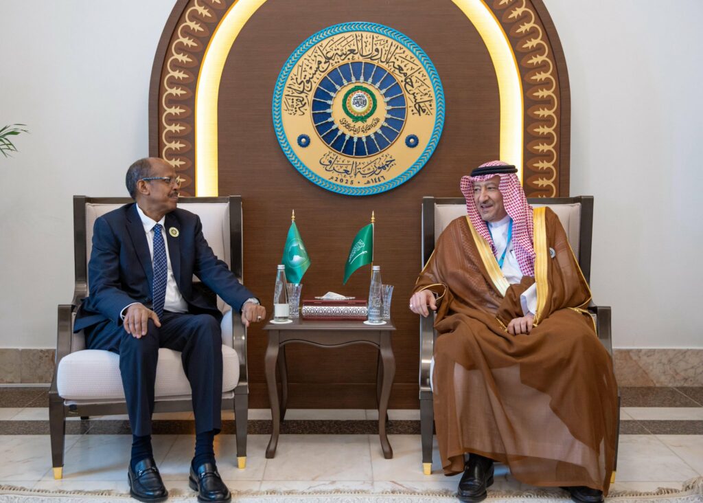 نائب-وزير-الخارجية-يلتقي-رئيس-مفوضية-الاتحاد-الأفريقي