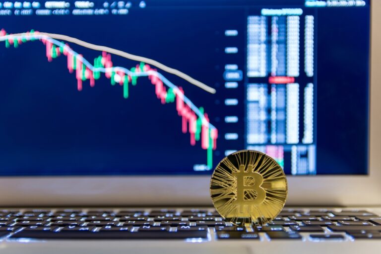 الذهب-تحت-الضغط-والنفط-يقفز:-ماذا-يكشف-تقرير-المضاربين-الأسبوعي؟