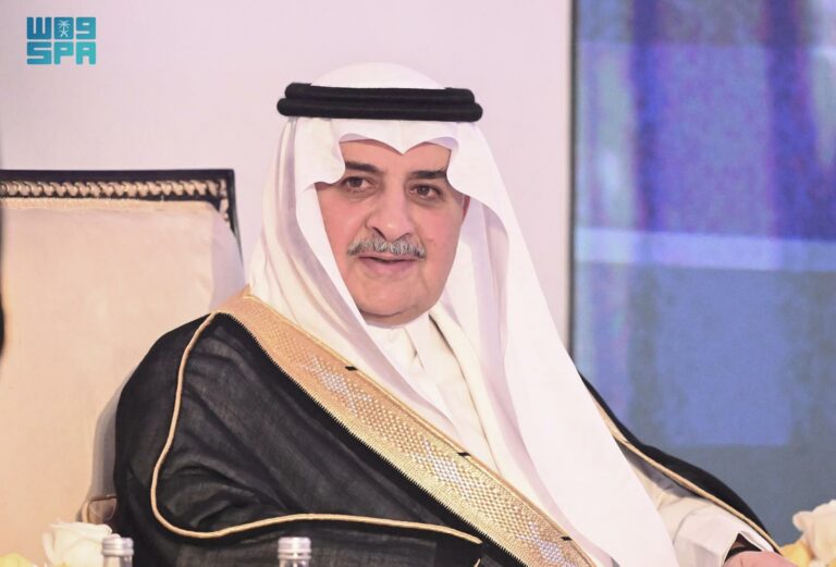 أمير-منطقة-تبوك-يرعى-حفل-جائزة-سموه-للتفوق-العلمي-والتميز-في-عامها-الـ38