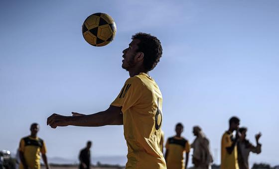 ملعب-الأحلام:-كرة-القدم-تبث-الحياة-في-مخيمات-اليمن