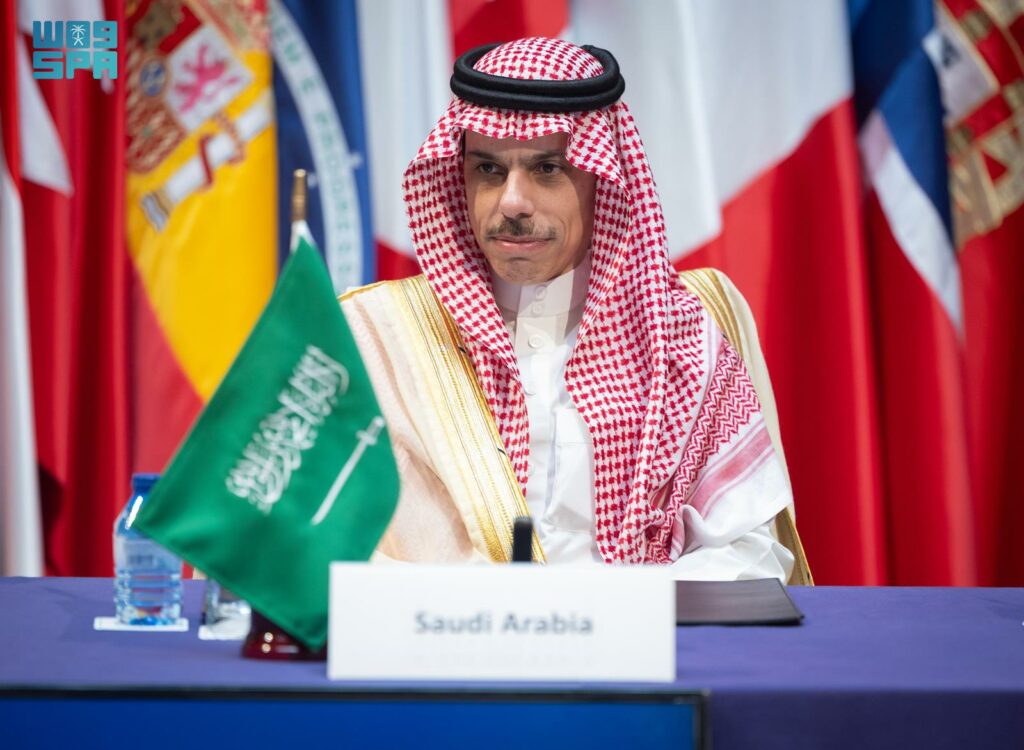 اللجنة-الوزارية-المكلّفة-من-القمة-العربية-الإسلامية-المشتركة-تعقد-اجتماعًا-موسعًا-مع-مجموعة-مدريد-وعددٍ-من-الدول-الأوروبية