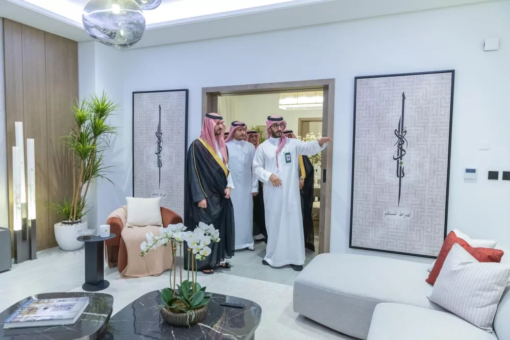 نائب-أمير-الشرقية-يضع-حجر-الأساس-لمجتمع-“الدانة”-السكني-بالظهران