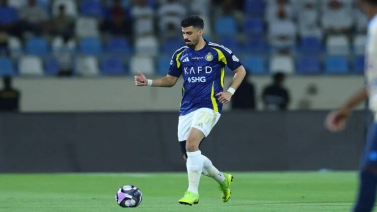 الهلال-يضرب-النصر-بمدافع-دولي