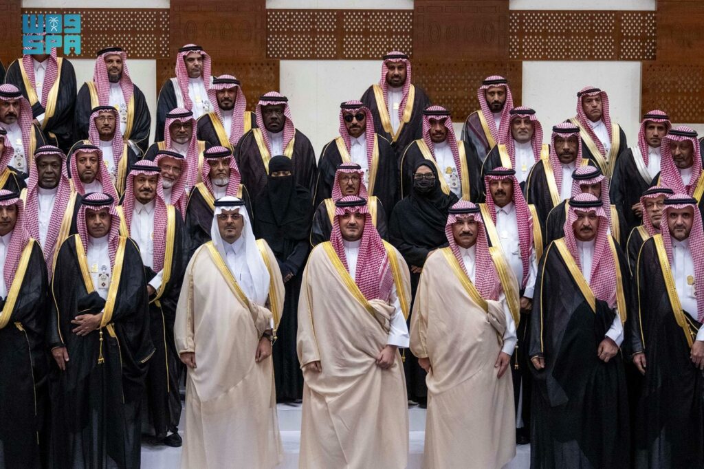 الامير-عبدالعزيز-بن-سعود-يلتقي-متقاعدي-القطاعات-التابعة-لوزارة-الداخلية-بمكة