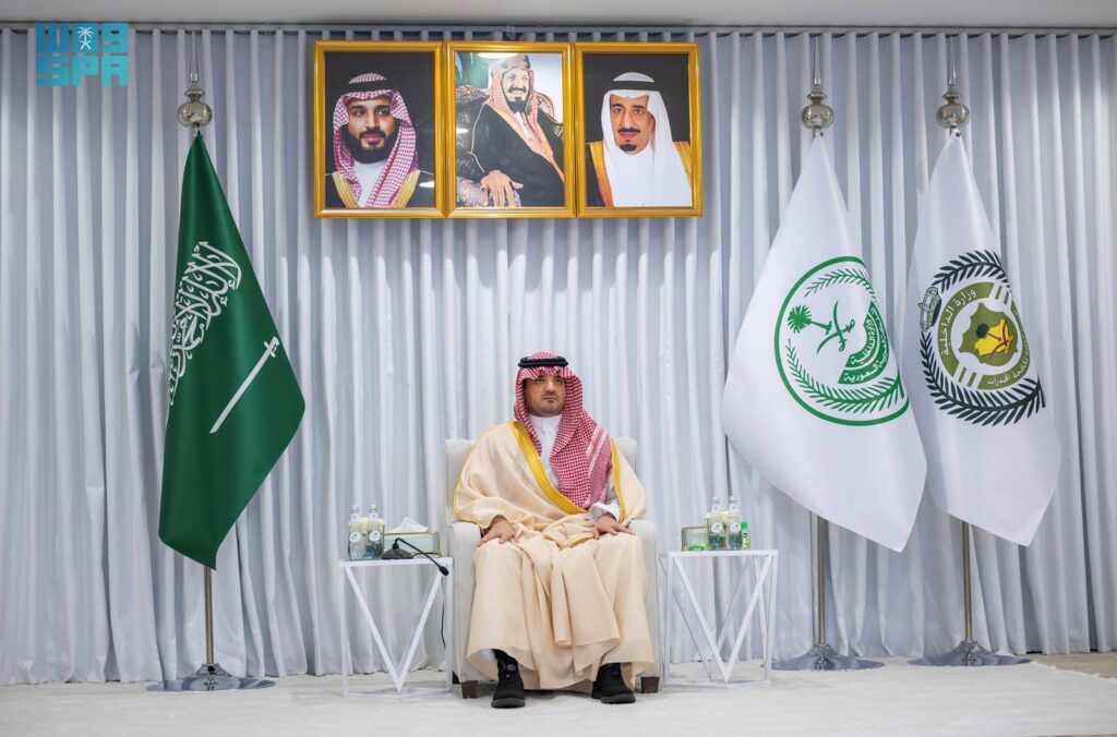 وزير-الداخلية-يلتقي-مدير-عام-مكافحة-المخدرات-وقيادات-مكافحة-المخدرات-في-منطقة-مكة-المكرمة