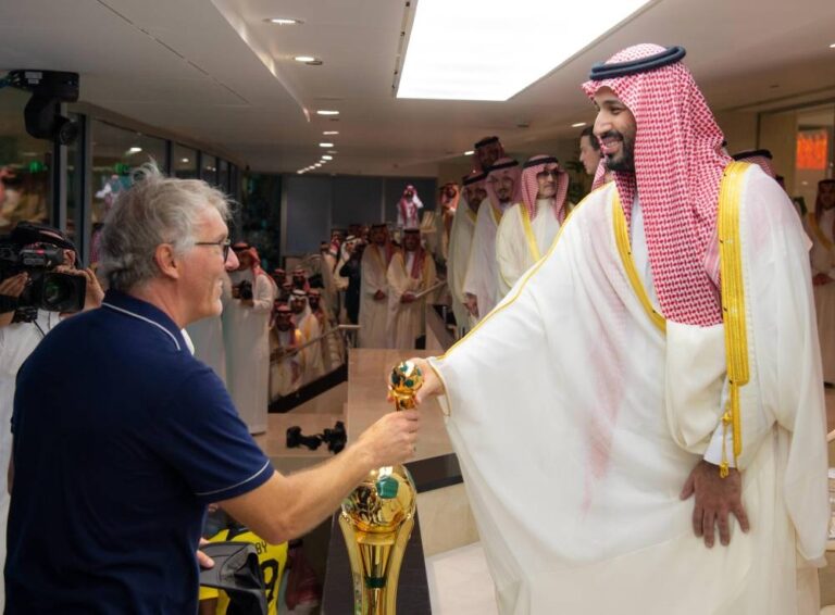 الاتحاد-ينقذ-العاطل-بالذهب
