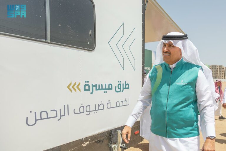 “الطرق”-تُوفّر-“مواقع-متنقلة”-لضيوف-الرحمن-أثناء-تعطل-حافلاتهم-على-طريق-الهجرة