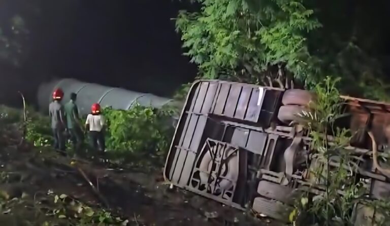 حادث-حافلة-يسفر-عن-مصرع-وإصابة-33-شخصًا-في-شمال-المكسيك
