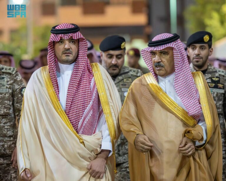 الأمير-عبدالعزيز-بن-سعود-يتفقد-قوات-الأمن-الخاصة-برئاسة-أمن-الدولة-المشاركة-ضمن-قوات-أمن-الحج