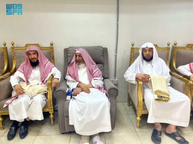 مفتي-عام-المملكة-يستقبل-عضوين-من-هيئة-كبار-العلماء