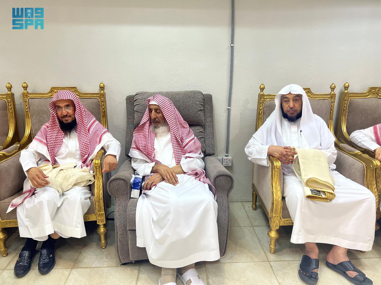 مفتي-عام-المملكة-يستقبل-عضوين-من-هيئة-كبار-العلماء