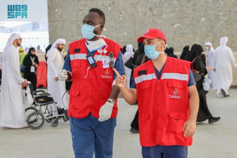 الخدمات-الطبية-للداخلية-تواصل-خدمة-ضيوف-الرحمن-في-مشعر-منى