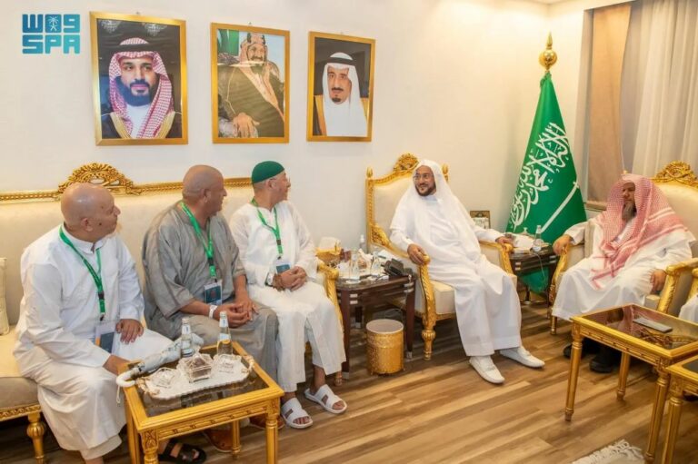 وزير-الشؤون-الإسلامية-يستقبل-شخصيات-مغربية-ضمن-برنامج-خادم-الحرمين-للحج