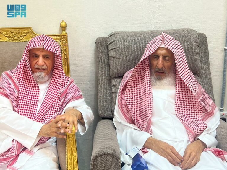 مفتي-عام-المملكة-يستقبل-الشيخ-صالح-بن-حميد