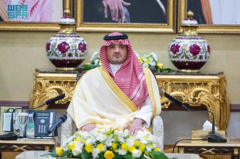 الأمير-عبدالعزيز-بن-سعود-يلتقي-كبار-مسؤولي-وزارة-الداخلية-وقادة-القطاعات-الأمنية-وقوات-أمن-الحج