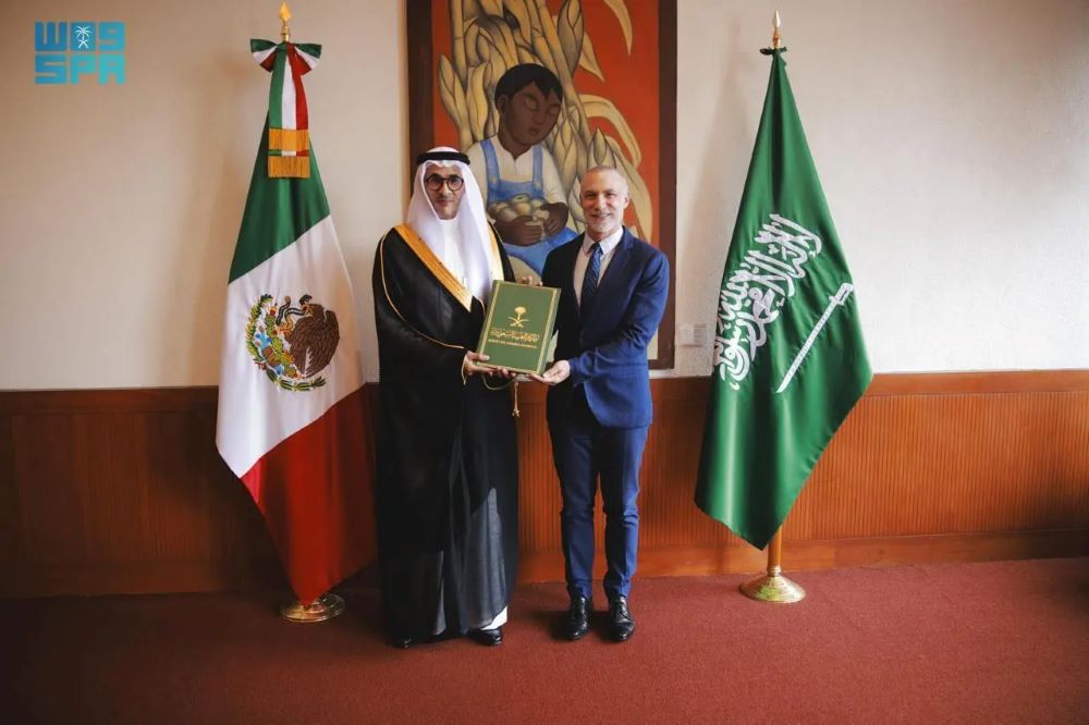 السفير-المناور-يقدّم-أوراق-اعتماده-لمدير-عام-المراسم-بالخارجية-المكسيكية
