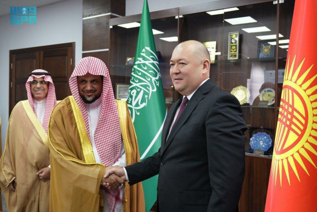 النائب-العام-يلتقي-نظيره-القرغيزستاني-ويوقعان-مذكرة-تفاهم