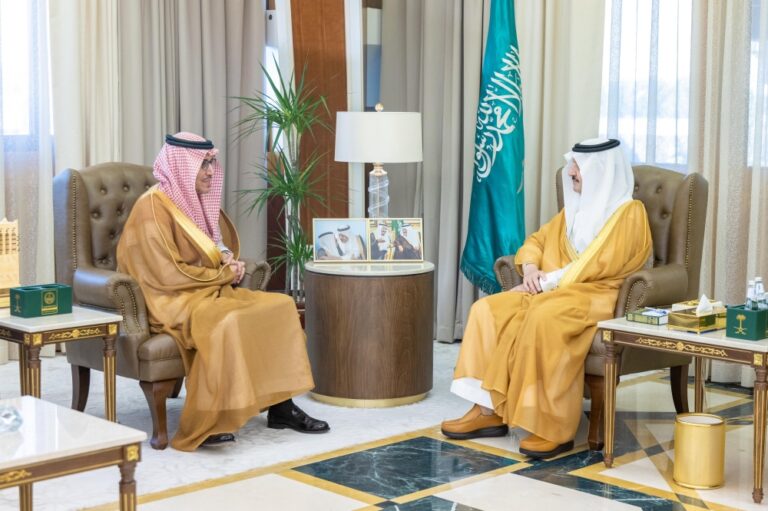 أمير-الشرقية-يثمن-دور-هيئة-الزكاة-والضريبة-في-تنظيم-العمل-الجمركي