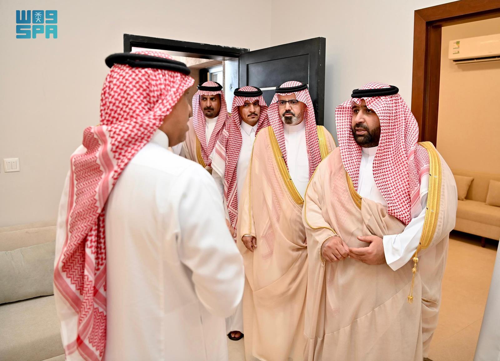 أمير-جازان-ونائبه-يتفقدان-عددًا-من-المشروعات-التنموية-والسياحية-بجزر-فرسان