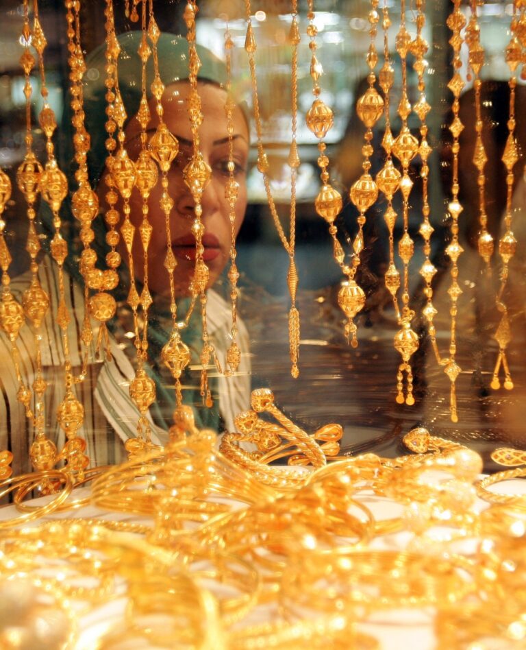 سعر-جرام-الذهب-عيار-21-اليوم-في-مصر.-انخفاض-جديد-بالأسواق