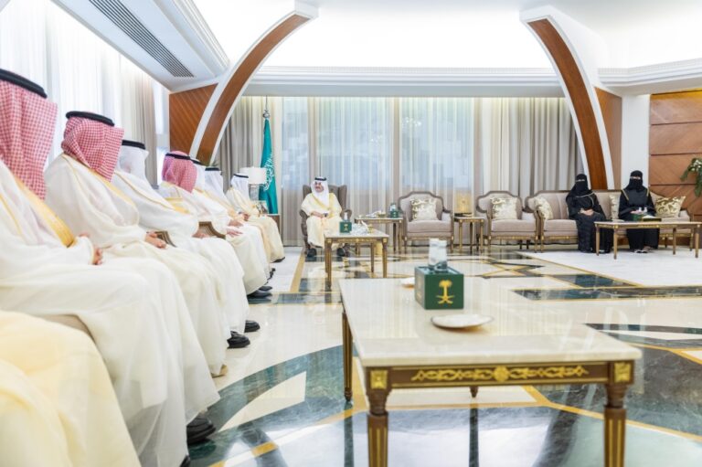 أمير-الشرقية-يستقبل-رئيس-وأعضاء-اتحاد-الغرف-السعودية
