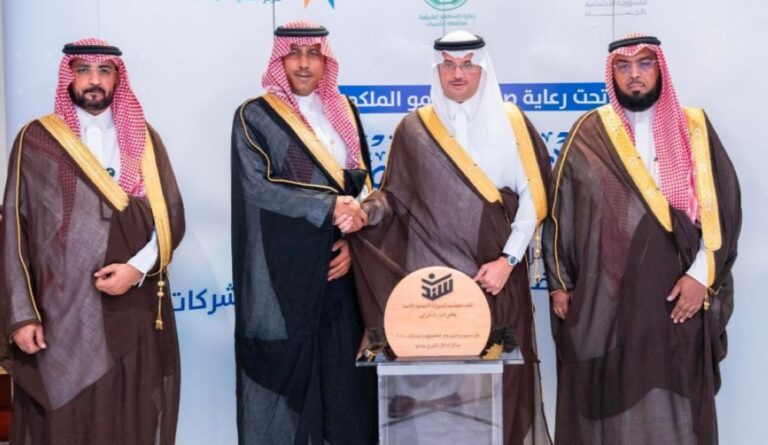 محافظ-الأحساء-يُكرم-المشاركين-والداعمين-في-“بطولة-سند-الرياضية-للشركات”