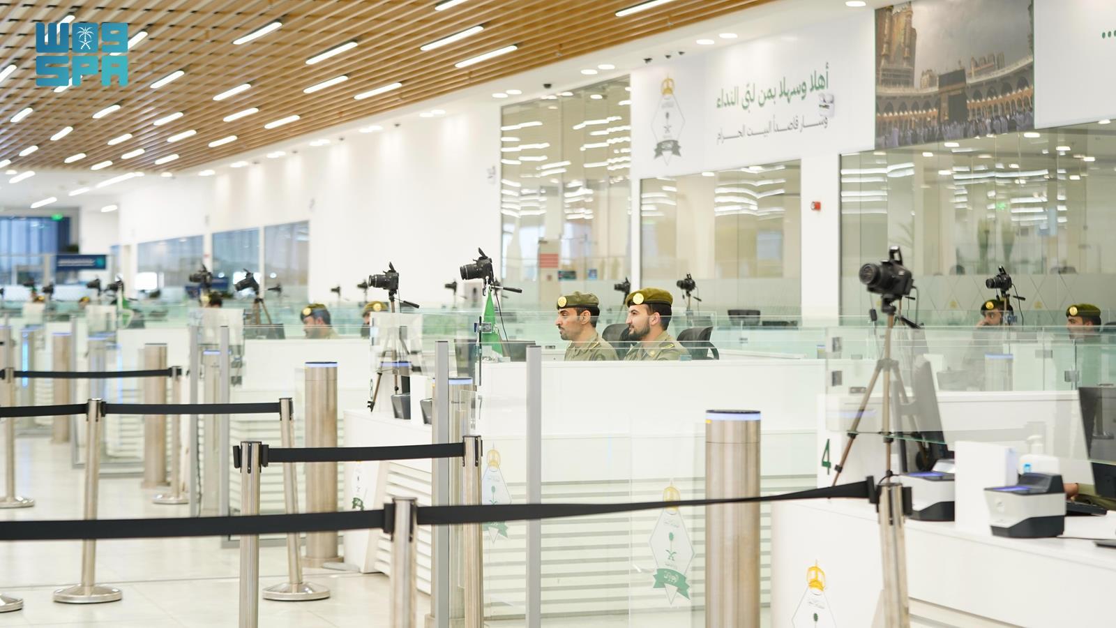 “الجوازات”-تعلن-جاهزيتها-لاستقبال-المعتمرين-عبر-المنافذ-الدولية-خلال-عام-1447هـ
