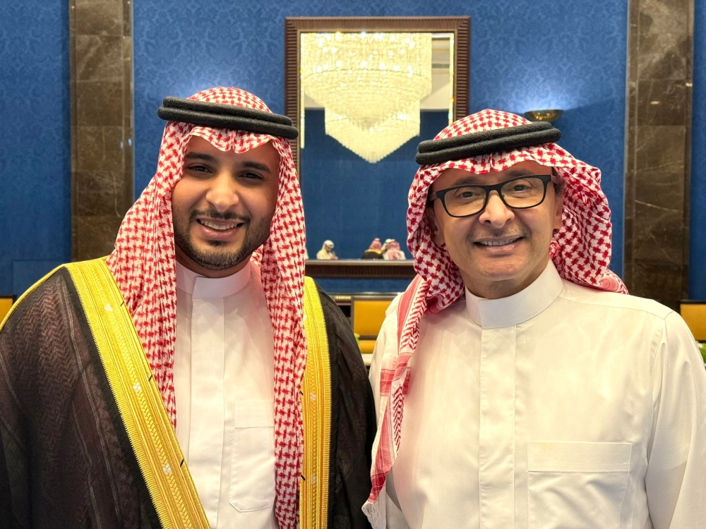 “لحظة-من-العمر”.-عبد-المجيد-عبد-الله-يحتفل-بزواج-ابنه-من-مريم-البحرينية