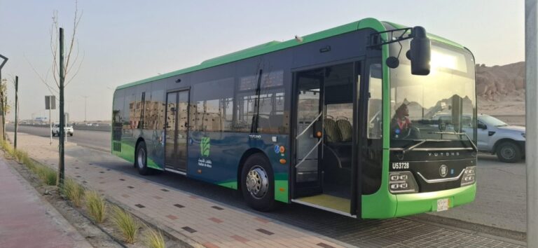 بدء-التشغيل-التجريبي-لمشروع-حافلات-النقل-العام-في-الأحساء