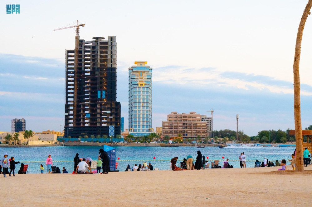 كورنيش-المستقبل-بجدة.-واجهة-للسباحة-والاستمتاع-بالأنشطة-المائية