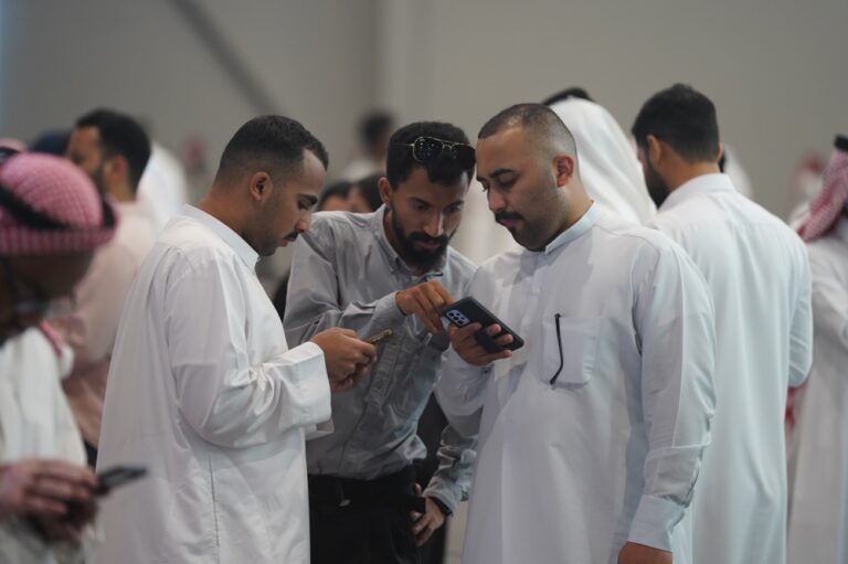 التوظيف-في-القطاع-الخاص-السعودي-ينمو-بأسرع-وتيرة-في-14-عامًا