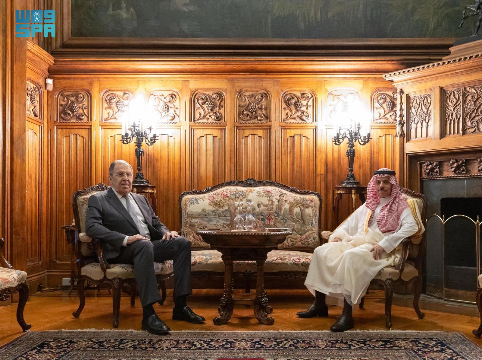 وزير-الخارجية-يستعرض-مع-نظيره-الروسي-علاقات-الصداقة-التاريخية-والتعاون-المشترك-بين-البلدين