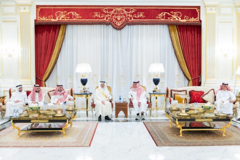 أمير-الشرقية-يعزي-أسرة-الراجحي