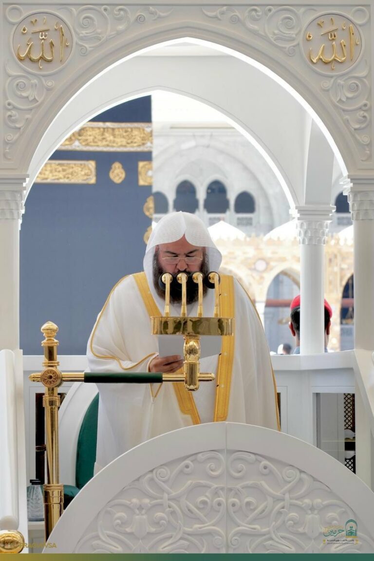 خطبتا-الجمعة-بالحرمين:-ما-أحوج-الشعوب-للأمن-والسلام-والرشاد.-ومن-واظب-على-ذكر-الله-تعالى-أشرقت-عليه-أنواره-وتوافدت-عليه-خيراته