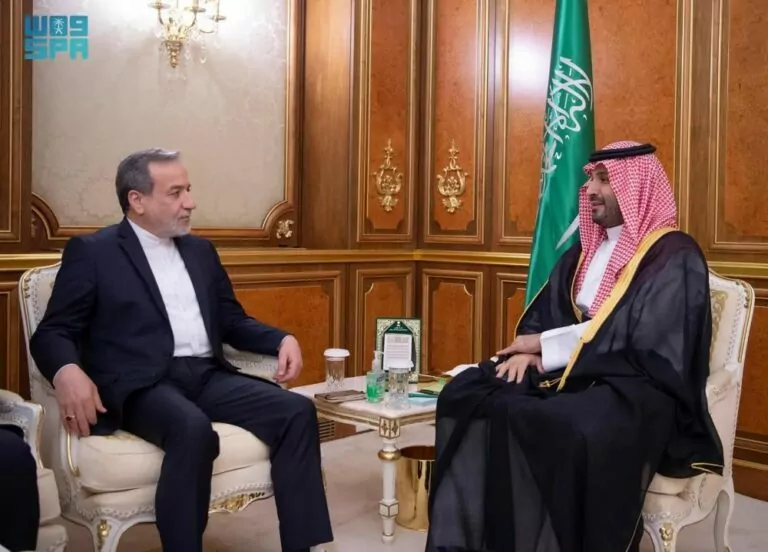 سمو-ولي-العهد-يلتقي-وزير-الخارجية-الإيراني