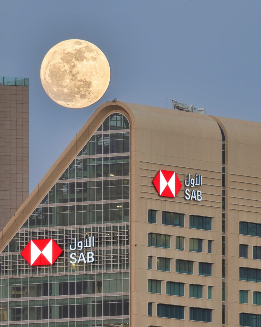 البنك-السعودي-الأول-يتوج-بجائزة-أفضل-بنك-في-المملكة-لعام-2025-من-يوروموني-لتميزه-في-الابتكار-وجودة-الأداء-المالي