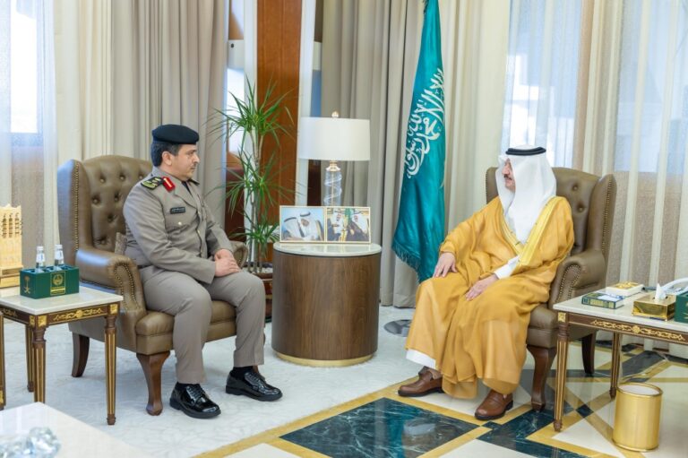 أمير-المنطقة-الشرقية-يشيد-بجهود-رجال-مكافحة-المخدرات-بالمنطقة-ويكرّم-الضباط-والأفراد-المتميزين 