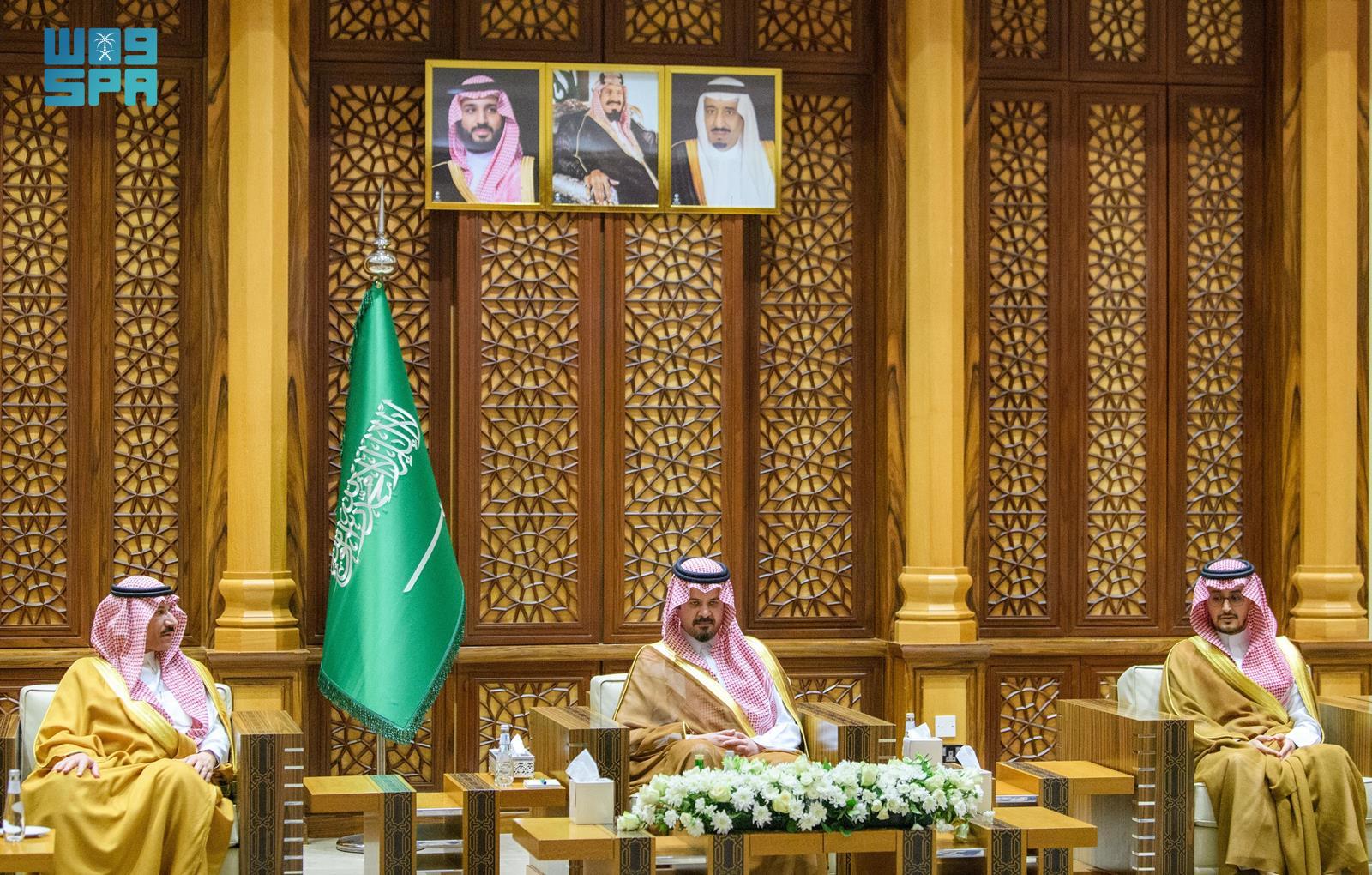 أمير-المدينة-المنورة-يستقبل-وكيل-وزارة-الداخلية-ووكلاء-إمارات-المناطق