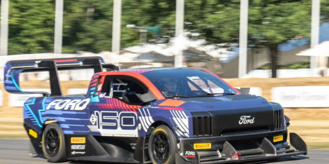 فورد-f-150-لايتنينج-سوبر-تراك-تهزم-سيارات-خارقة-وتسجل-الرقم-القياسي!