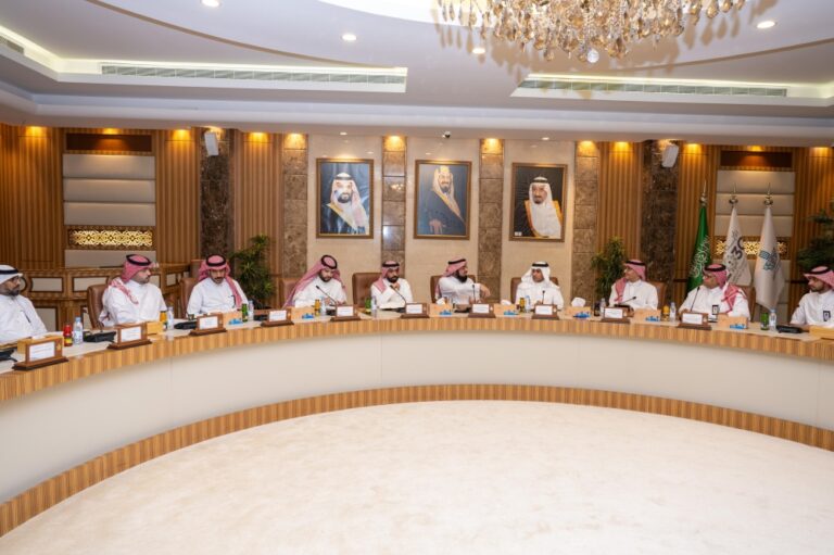 أمانة-الشرقية-تبحث-سبل-تطوير-مشاركة-القطاع-الثالث-في-المنطقة